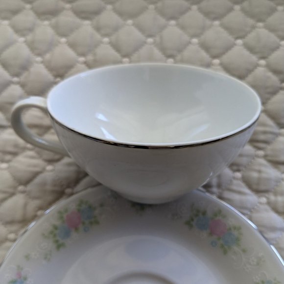 Vintage Floral Mismatched Fine China Tea Party Serving 3 Piece Set - Picture 11 of 12